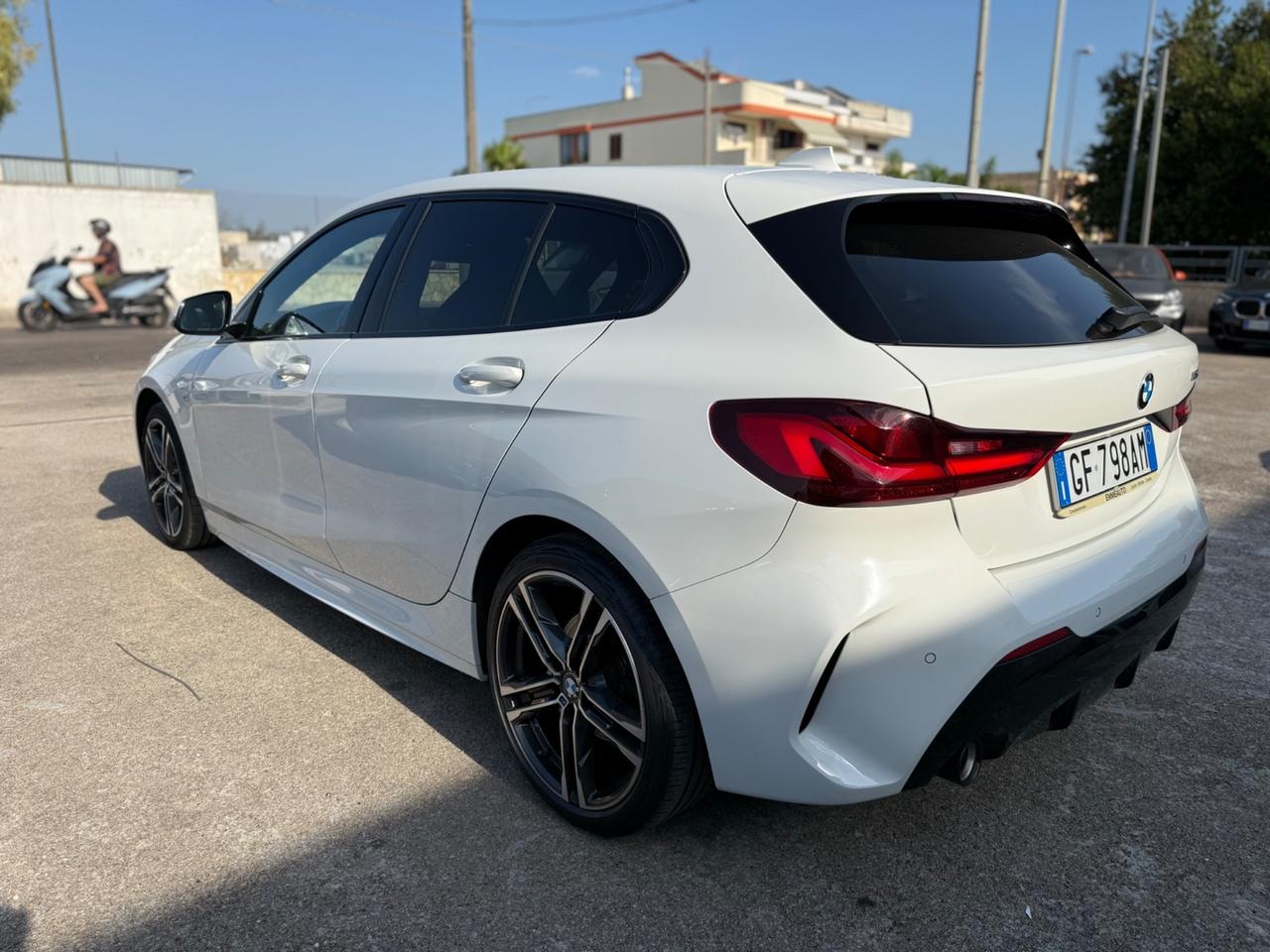 Bmw 116 116d 5p. Msport