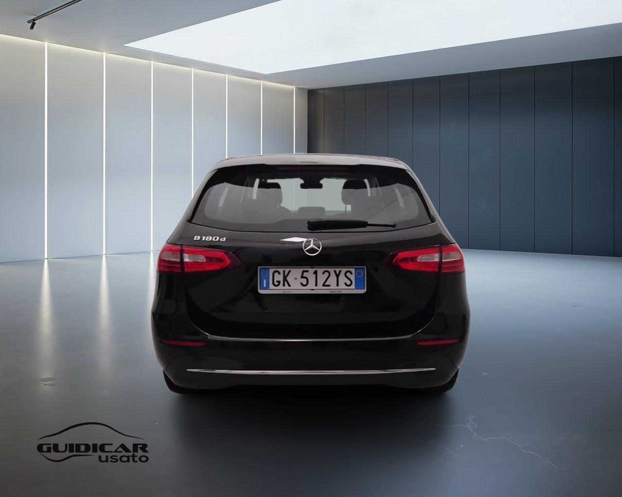 Mercedes-Benz Classe B - W247 2018 - B 180 d Sport auto