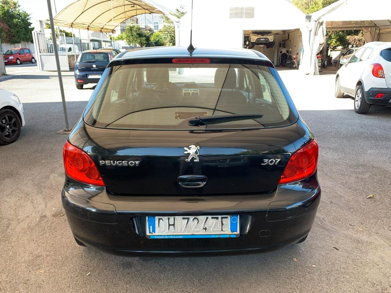 Peugeot 307 1.4 Benz. 88cv 5p. D-Sign