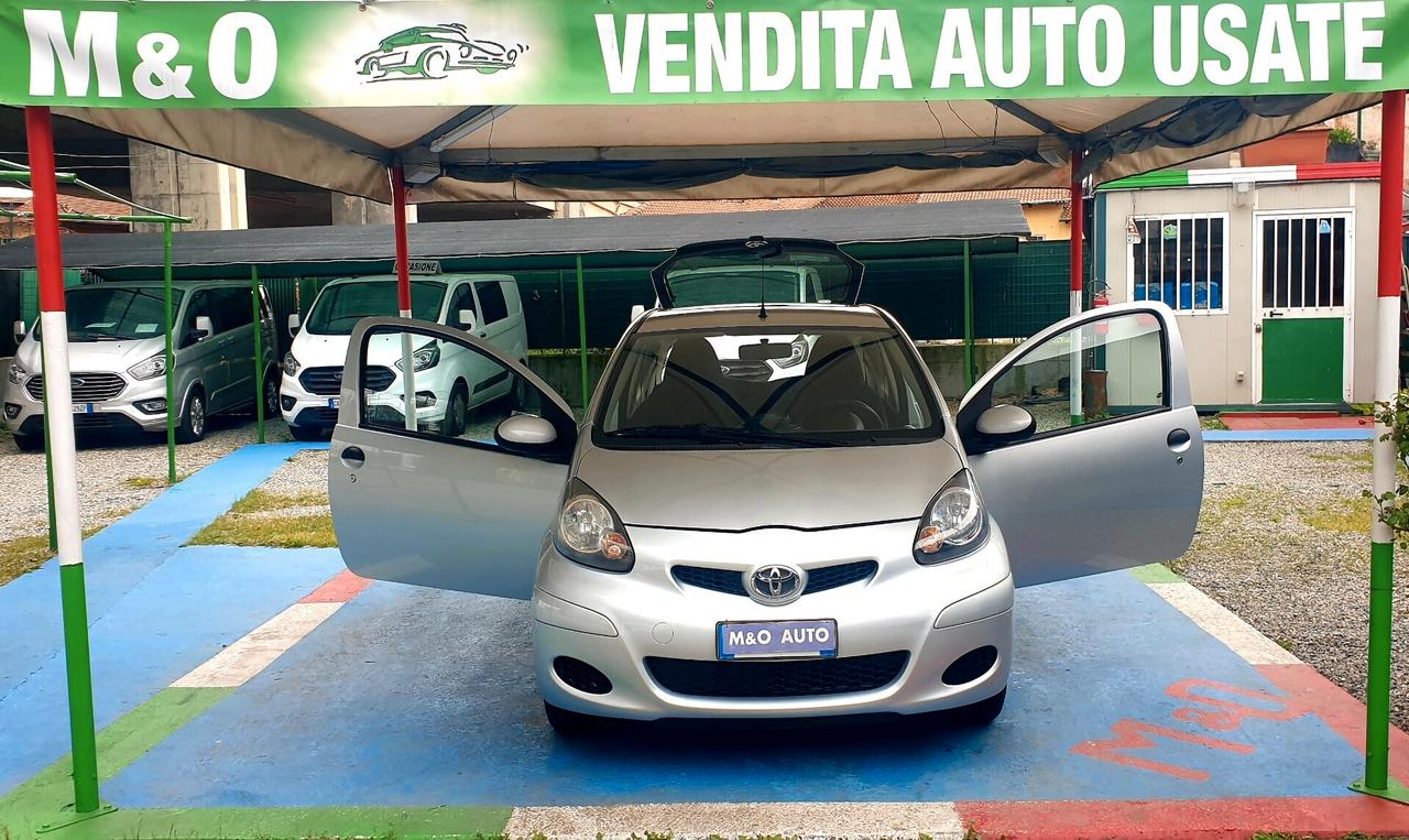 TOYOTA AYGO 1.0 BENZINA 4.450 CON VOLTURA E/5