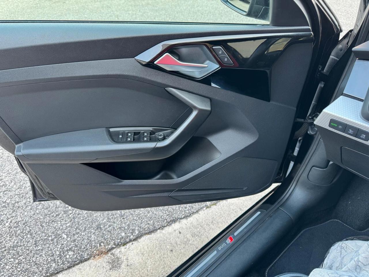 Audi A1 SPB 30 TFSI S tronic line edition