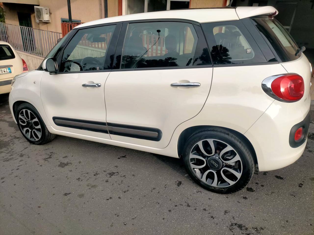 Fiat 500L Living 1.6 Multijet 120 CV Lounge TETTO PANORAMICO