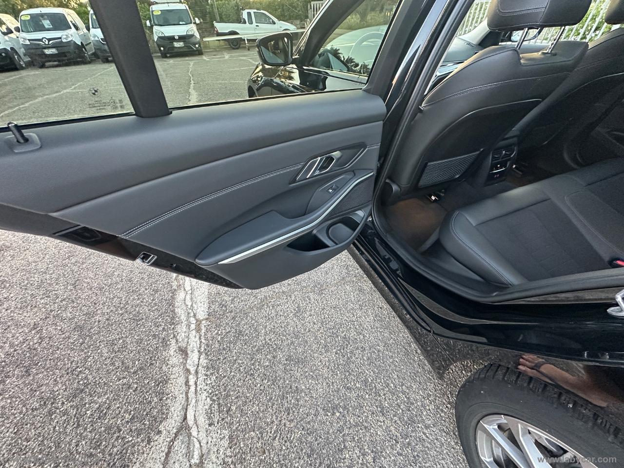 BMW 318d 48V Touring SPORT