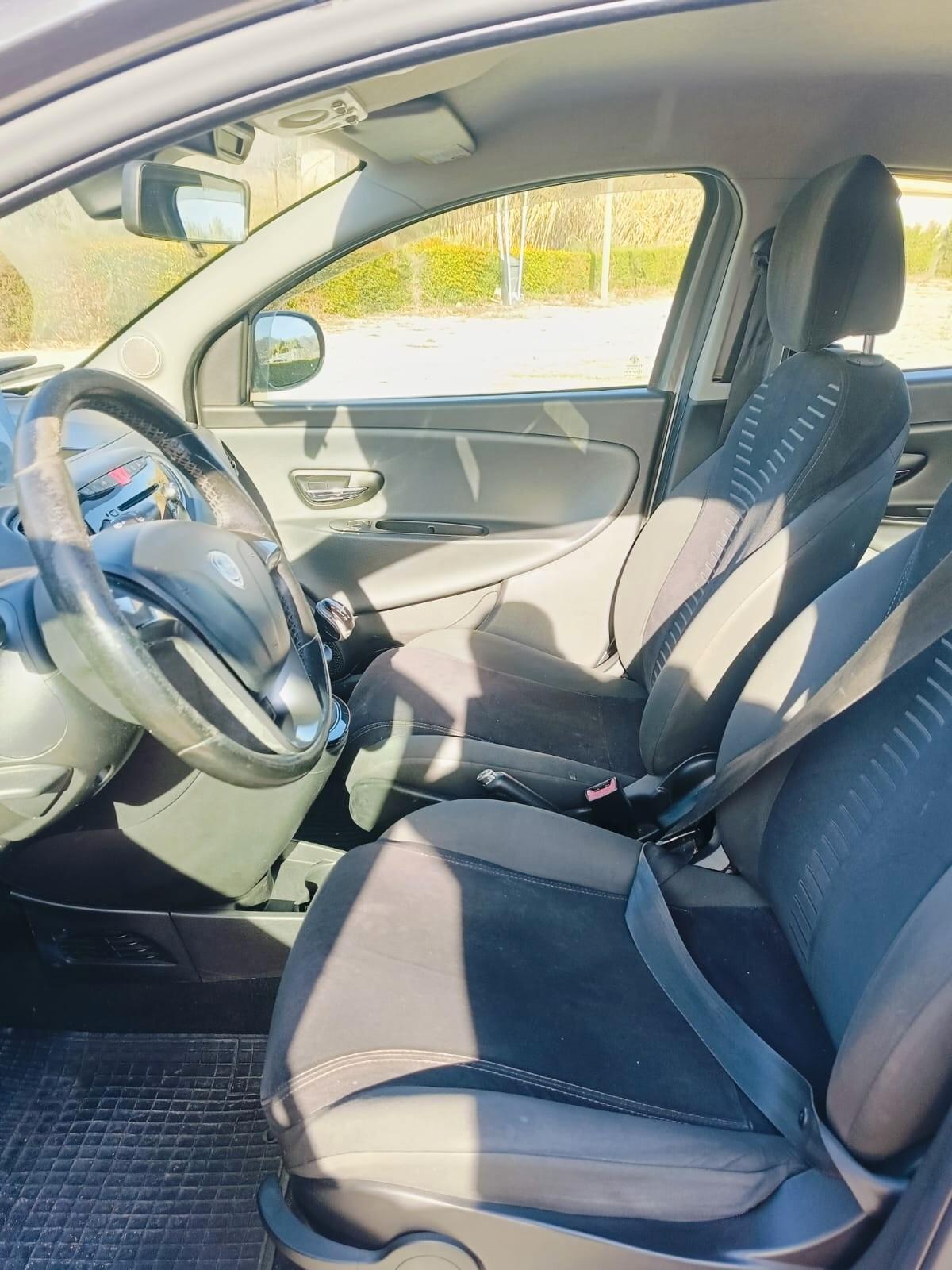 Lancia Ypsilon 1.4 Unyca Ecochic GPL