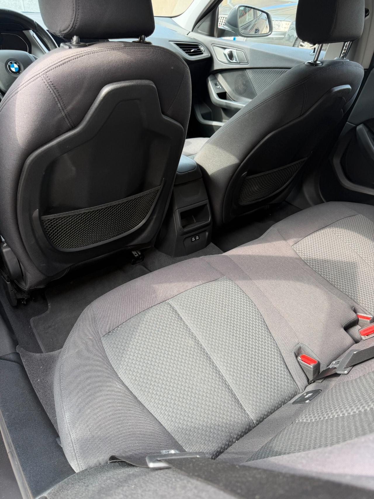 Bmw 116 116d 5p. Business Advantage