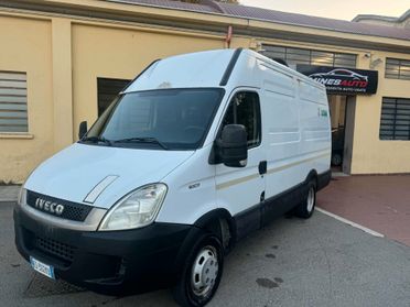 Iveco DAILY PATENTE C 3.0 DIESEL CABINATO