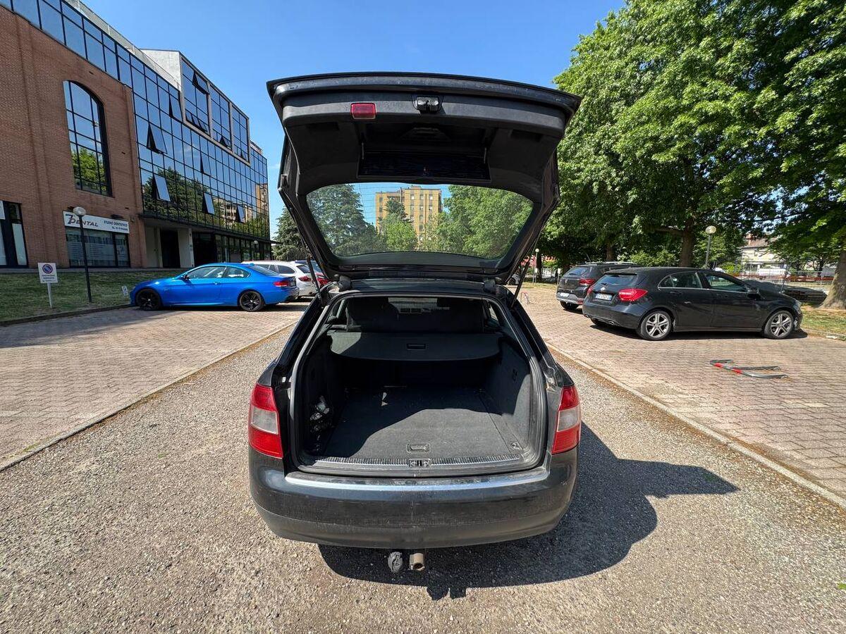 Audi A4 Avant 2.5 V6 tdi 163cv