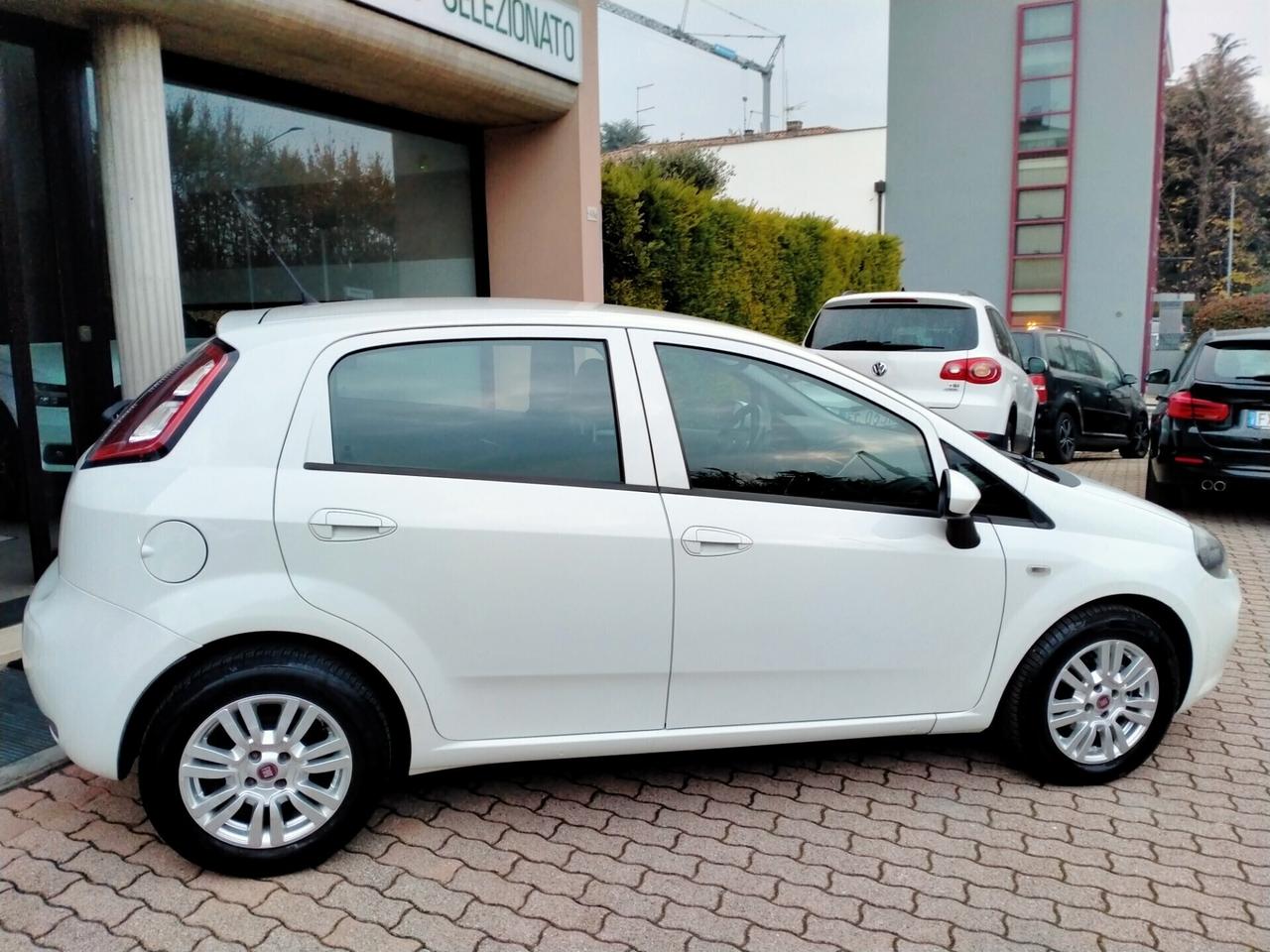 Fiat Punto 1.3 MJT 75CV LOUNGE 5P NEOPAT. UNICO PROPRIETARIO