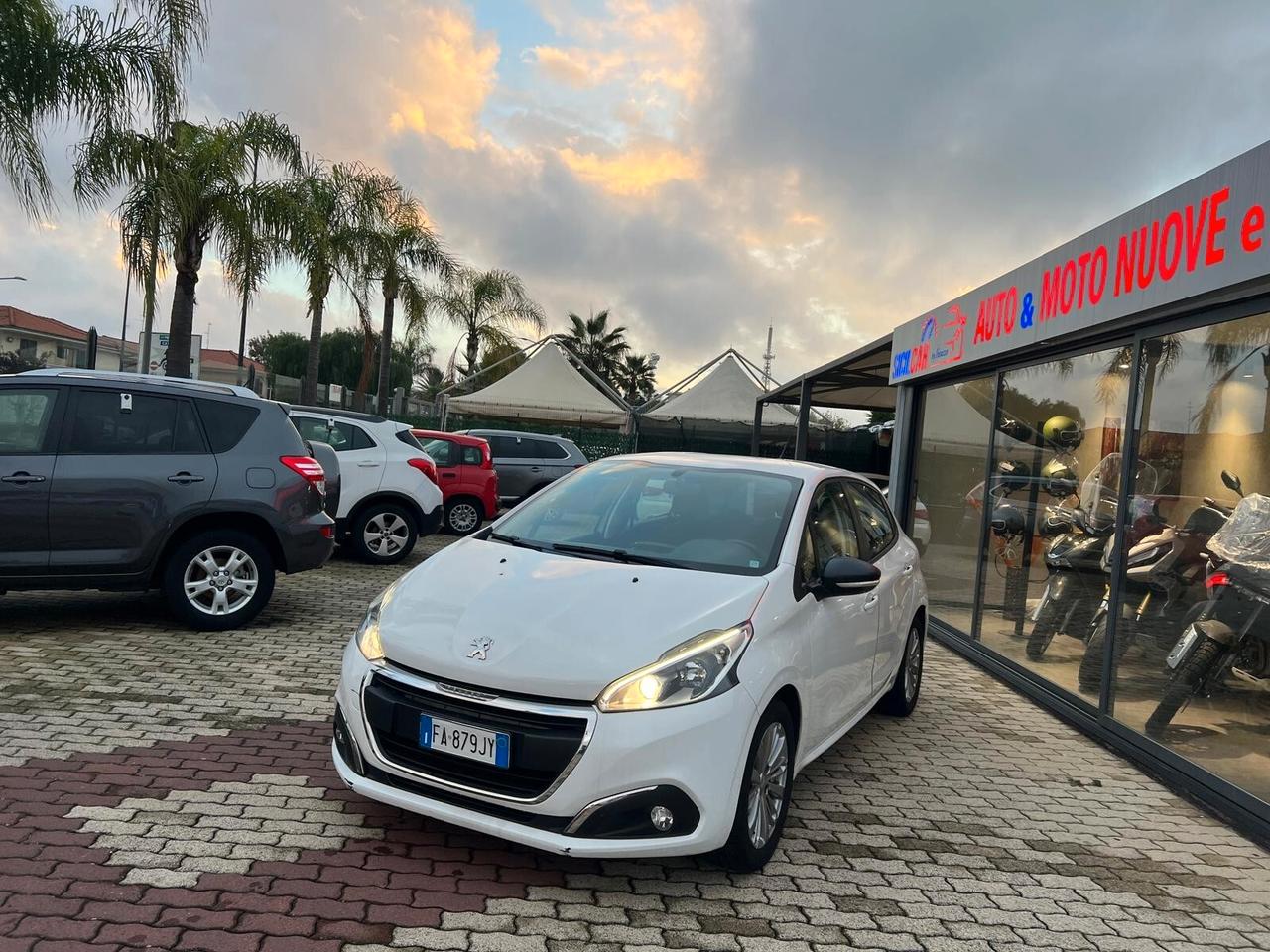 Peugeot 208 PureTech 82 5 porte Allure