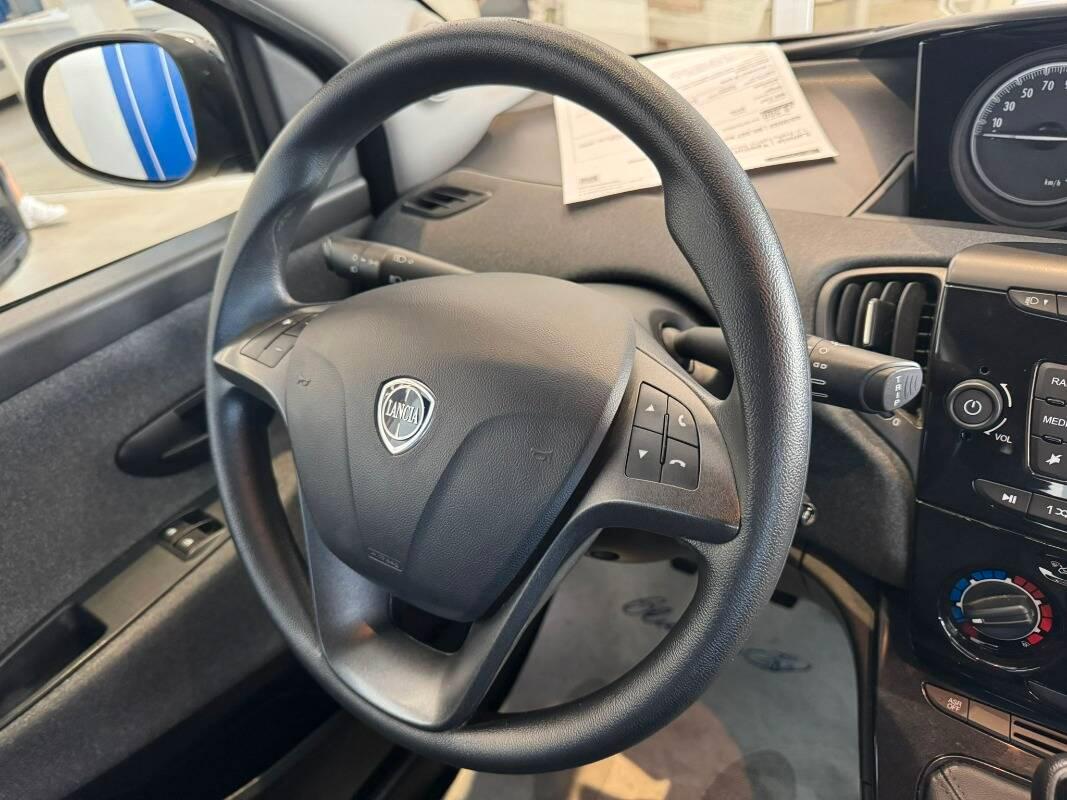 Lancia Ypsilon III 1.0 firefly hybrid Silver s&s 70cv