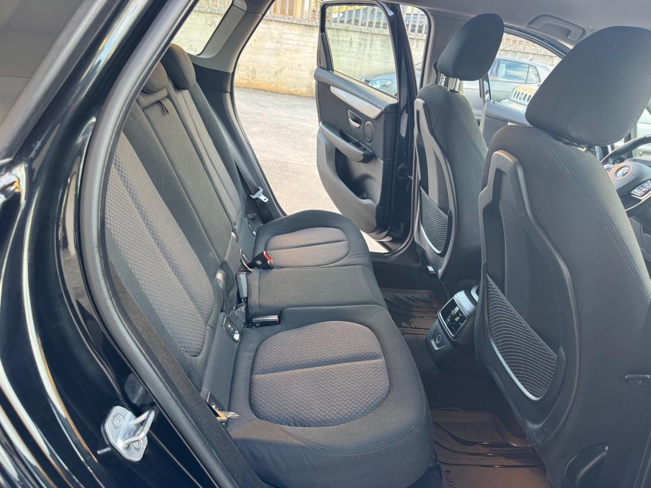 Bmw 2er Active Tourer 218d Advantage