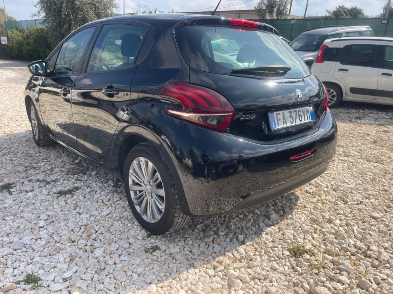 Peugeot 208 PureTech 82 5 porte Allure