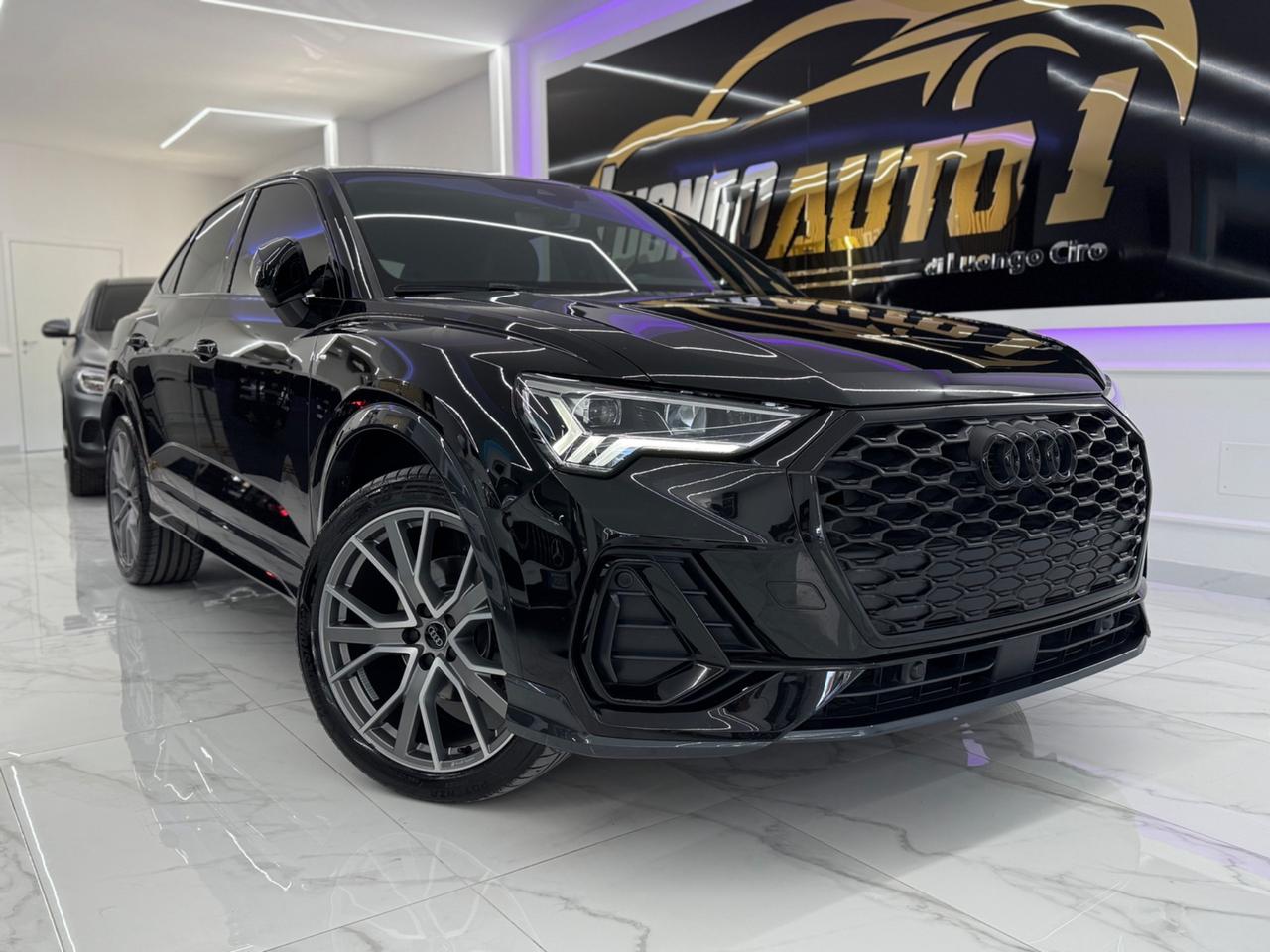 Audi Q3 2.0 TDI S-Tronic S-Line Identity Black