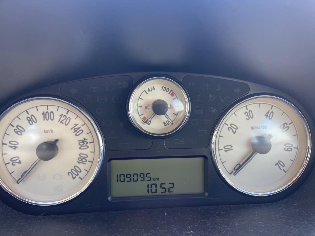 Lancia Ypsilon 1.2 km 109.000 Unica !