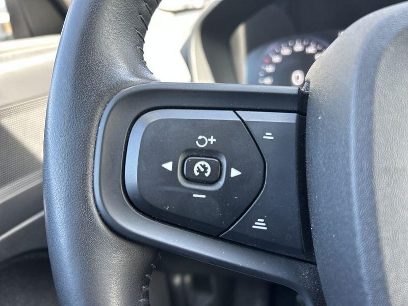 Volvo XC40 T2 Momentum Core 1 PROPRIETARIO - GANCIO TRAINO