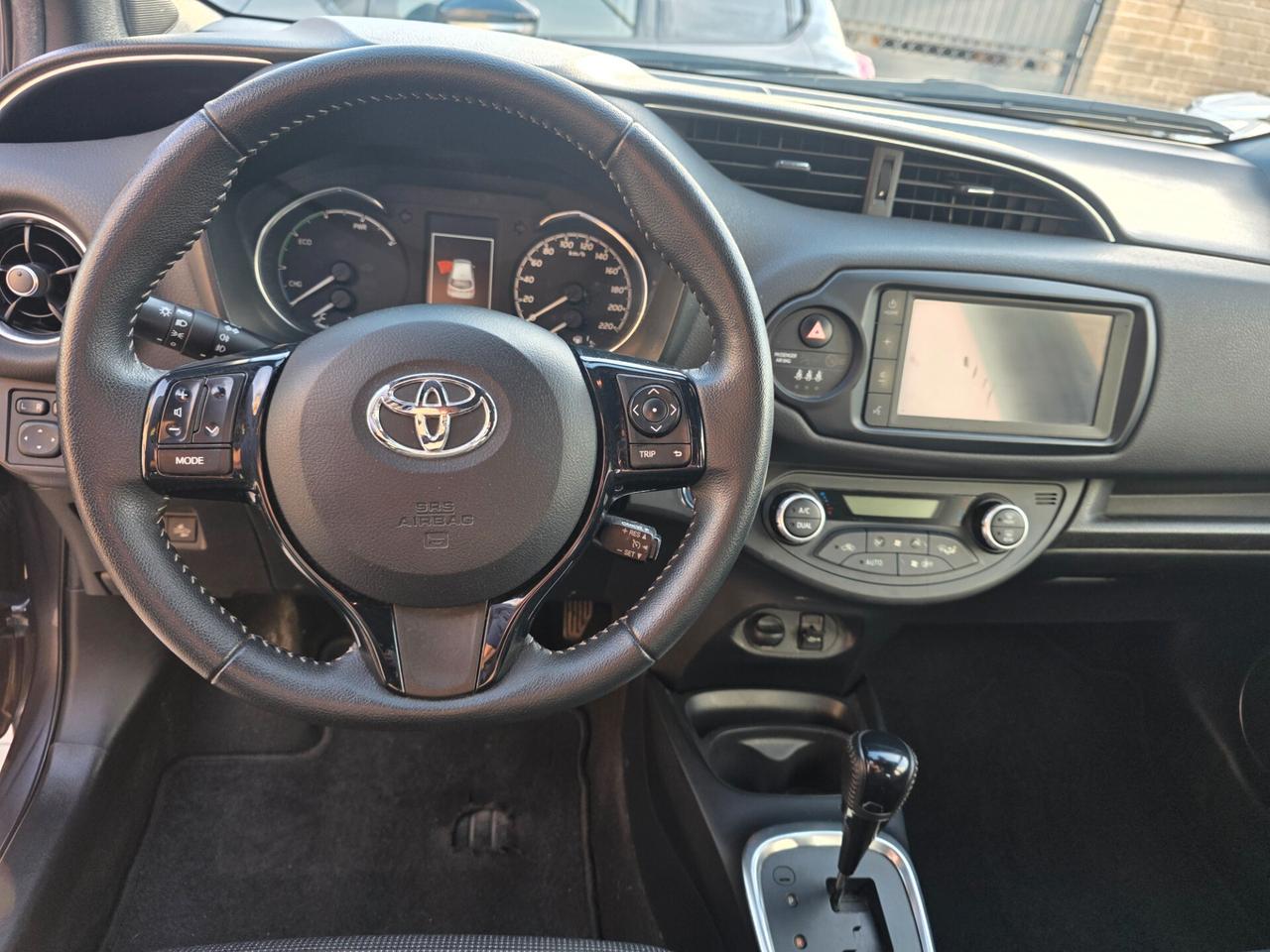 Toyota Yaris 1.5 Hybrid 5 porte Lounge Blue