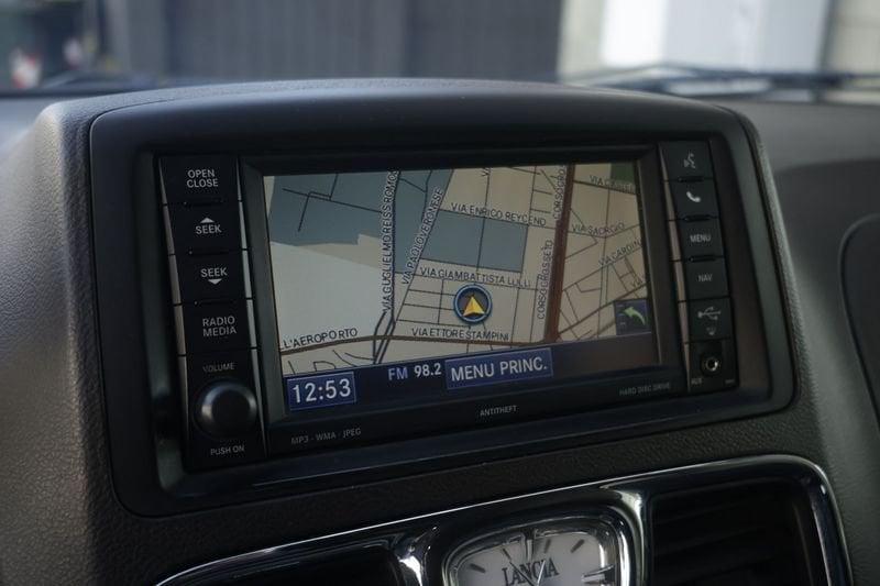 Lancia Voyager Lancia Voyager 2.8 Turbodiesel Platinum 163 CV ANNO 2013