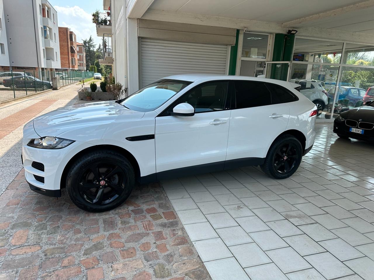 Jaguar F-Pace 2.0 D 180 CV AWD aut. Prestige