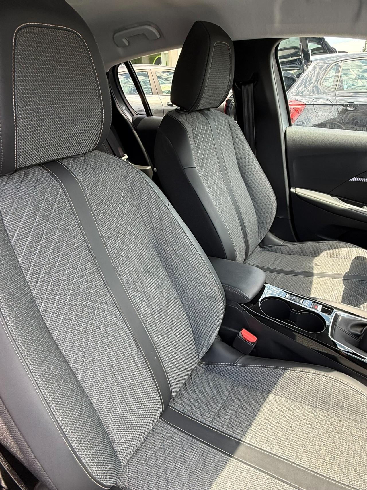 Peugeot 208 PureTech 100 Stop&Start 5 porte Allure 04/2025