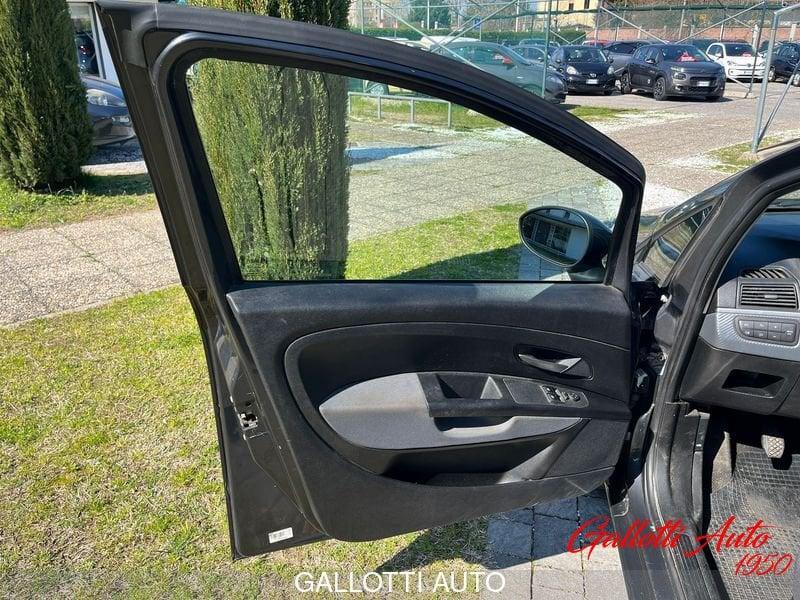 FIAT Grande Punto Grande Punto 5p 1.2 Active c/clima 65cv