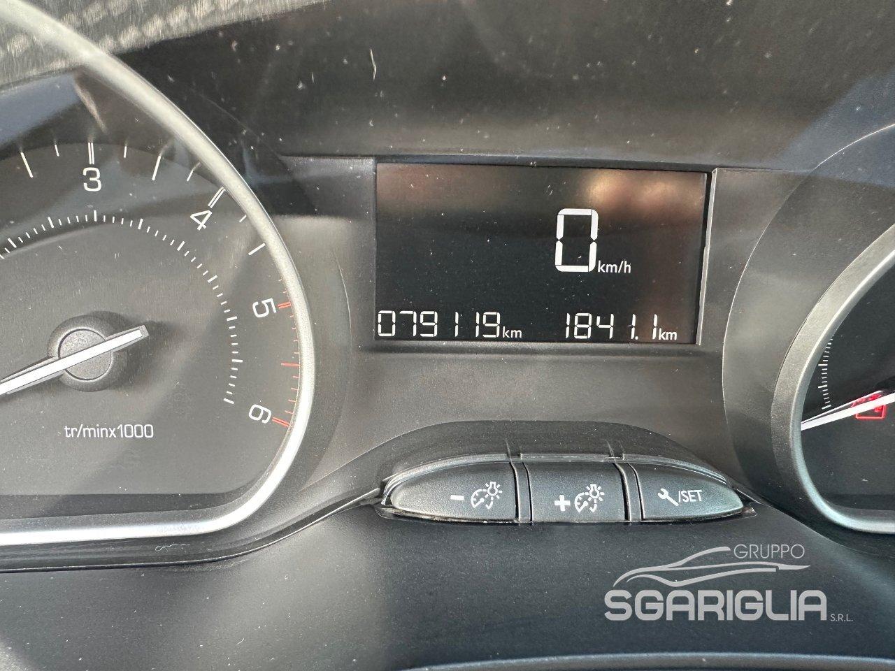 PEUGEOT 2008 1.6 HDI ALLURE