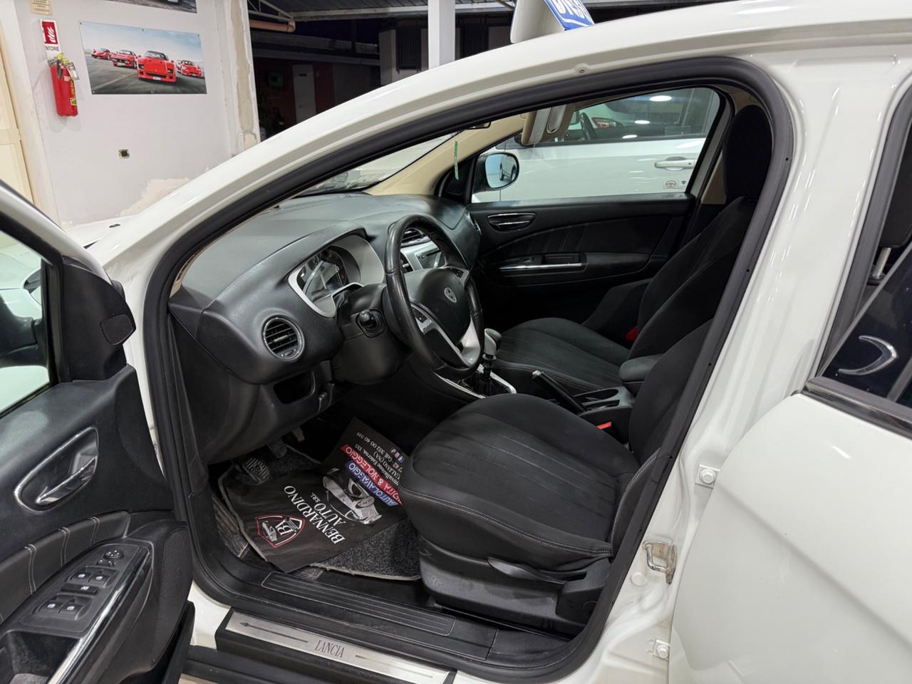 Lancia Delta 1.6 mjt platino