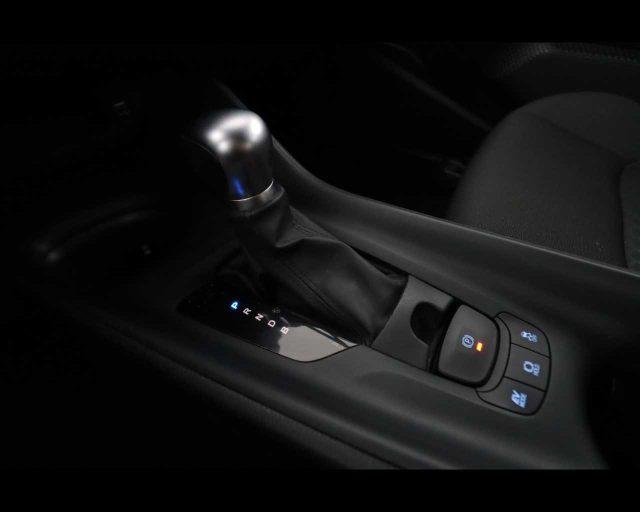 TOYOTA C-HR 1.8 Hybrid E-CVT Business
