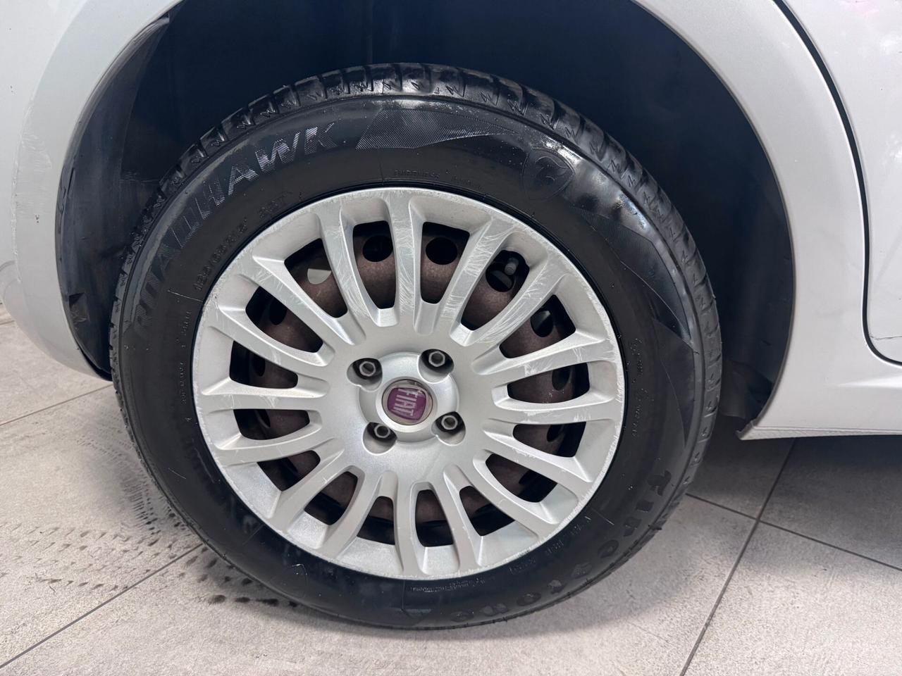 Fiat Punto 1.4 S&S 8V 5 porte Lounge cambio Automatico