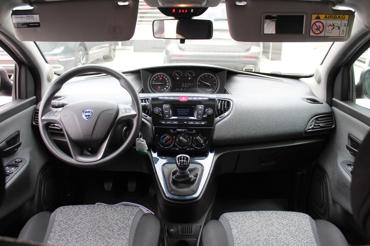 Lancia Ypsilon 1.0 FireFly 5 porte S&S Hybrid Ecochic Silver