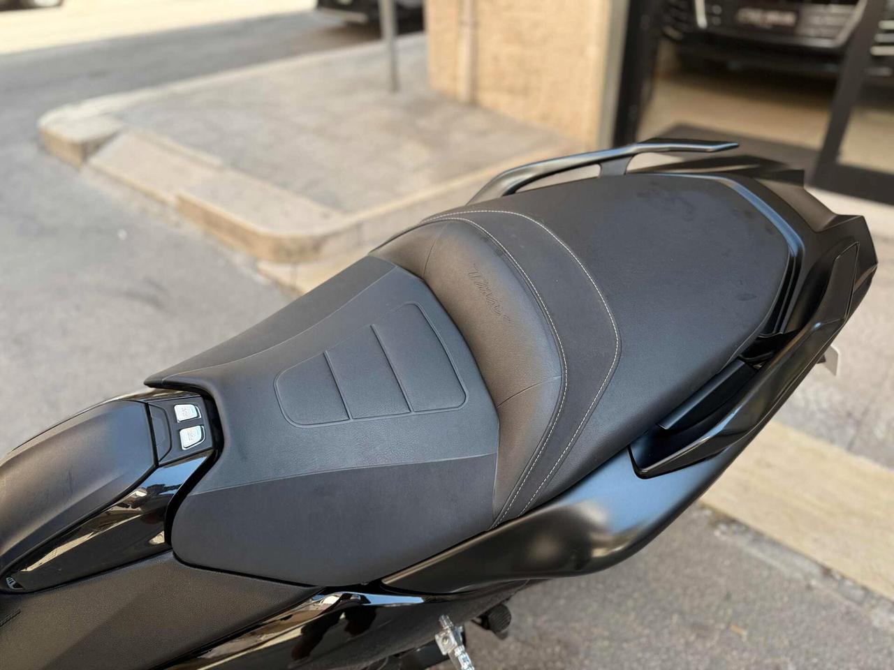 Yamaha TMAX SX