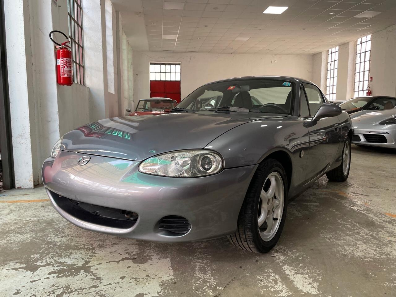 Mazda MX-5 1.6i 16V con HARD-TOP!!!