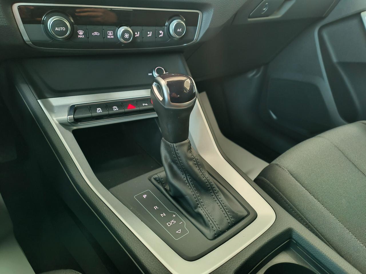 Audi Q3 35 TDI S tronic Business