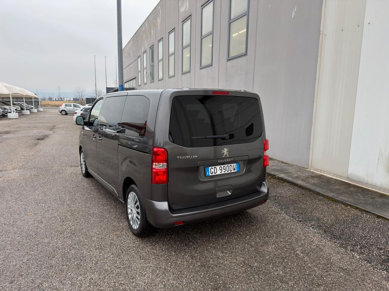 Peugeot Traveller BlueHDi 120 S&S EAT8 Standard Active