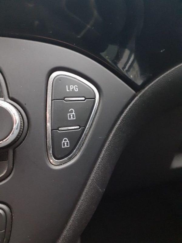 Opel Corsa 1.4 90CV GPL 5P b-Color PER NEOPATENTATI-1°PROP