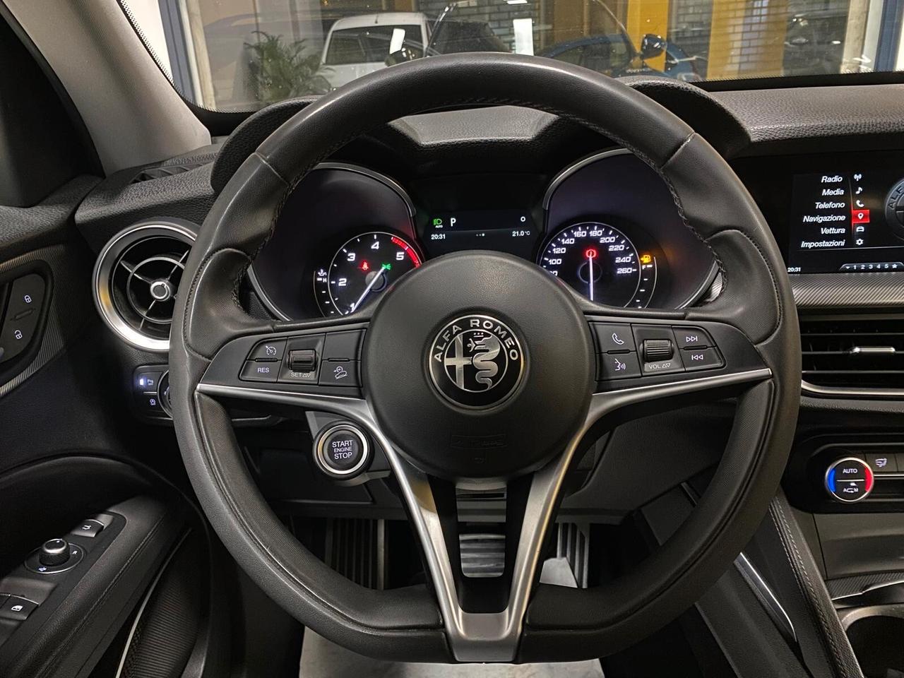 Alfa Romeo Stelvio 2.2 Turbodiesel 180 CV AT8 RWD Super