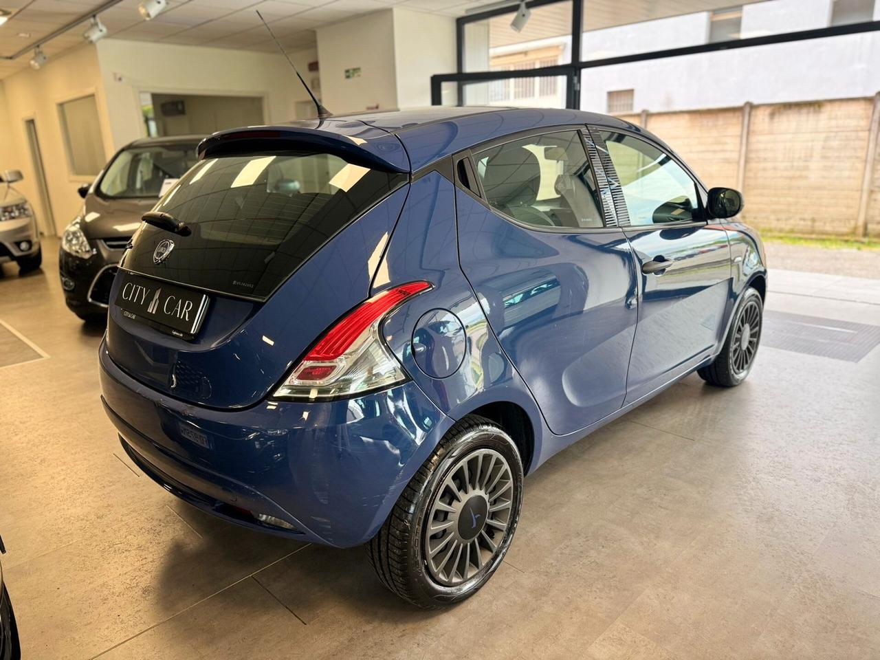 Lancia Ypsilon 1.2 69 CV 5 porte Mya