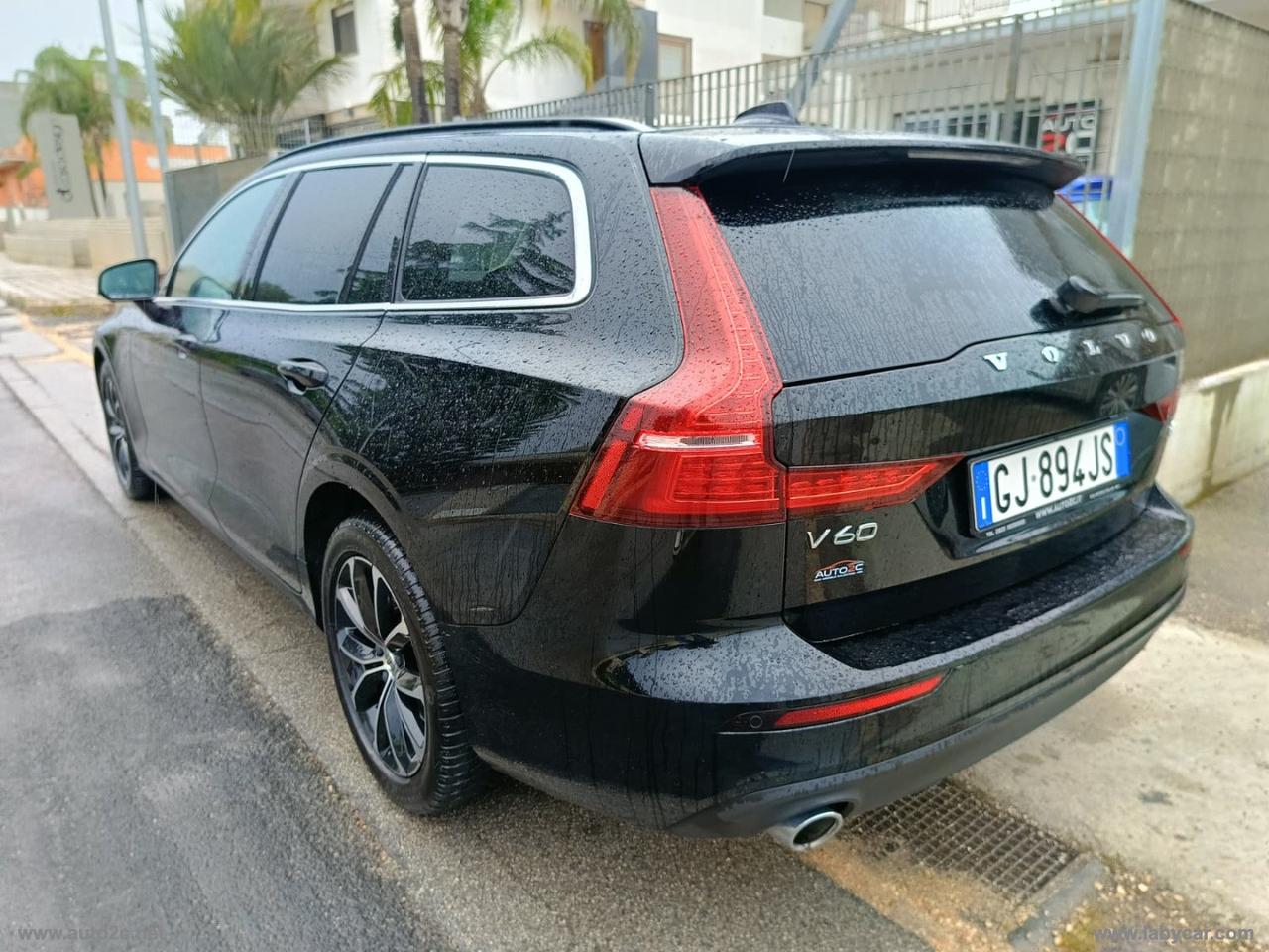 VOLVO V60 B4
