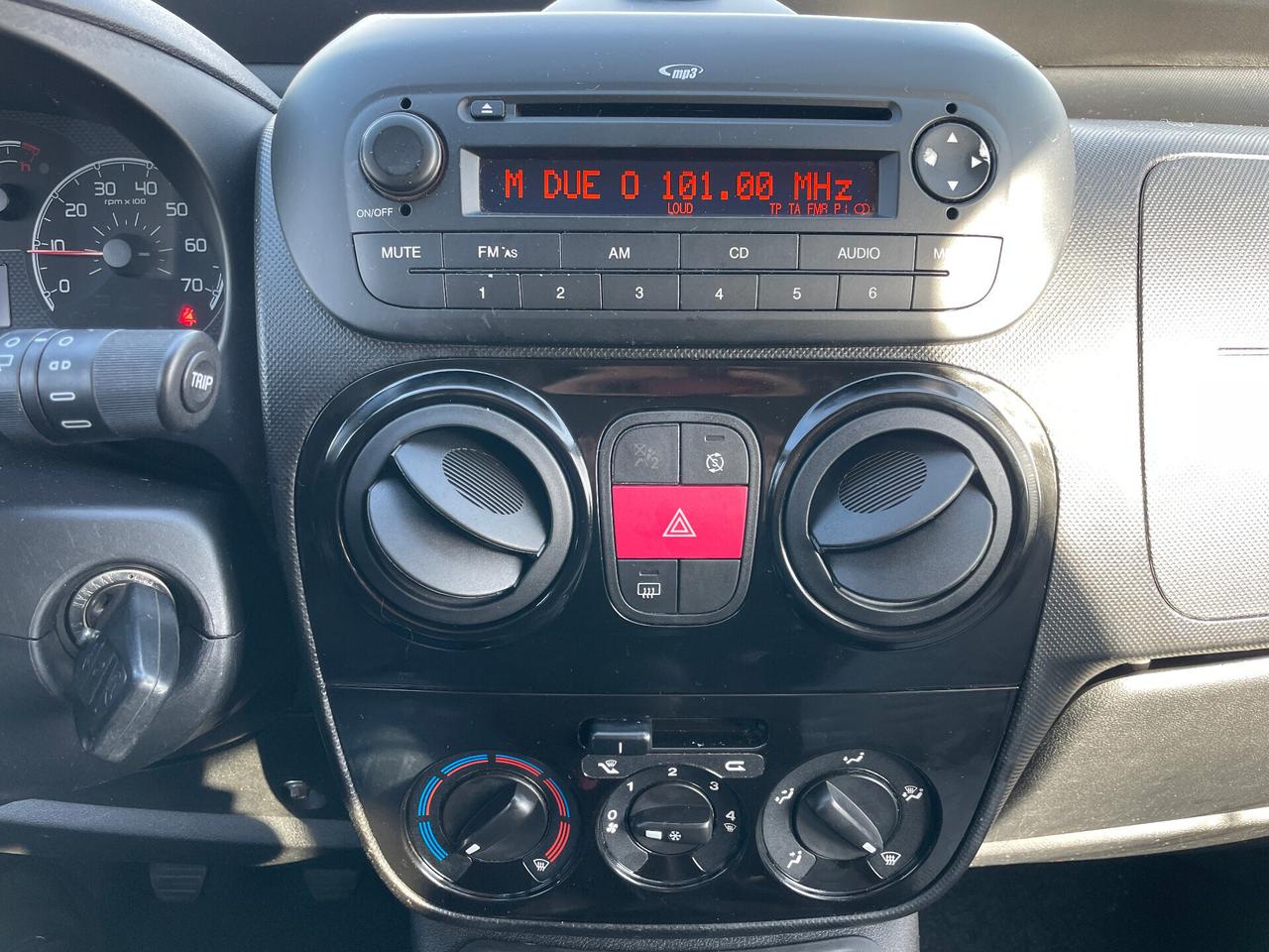 Fiat Qubo 1.3 MJT 95 CV Trekking-LEGGERE NOTE