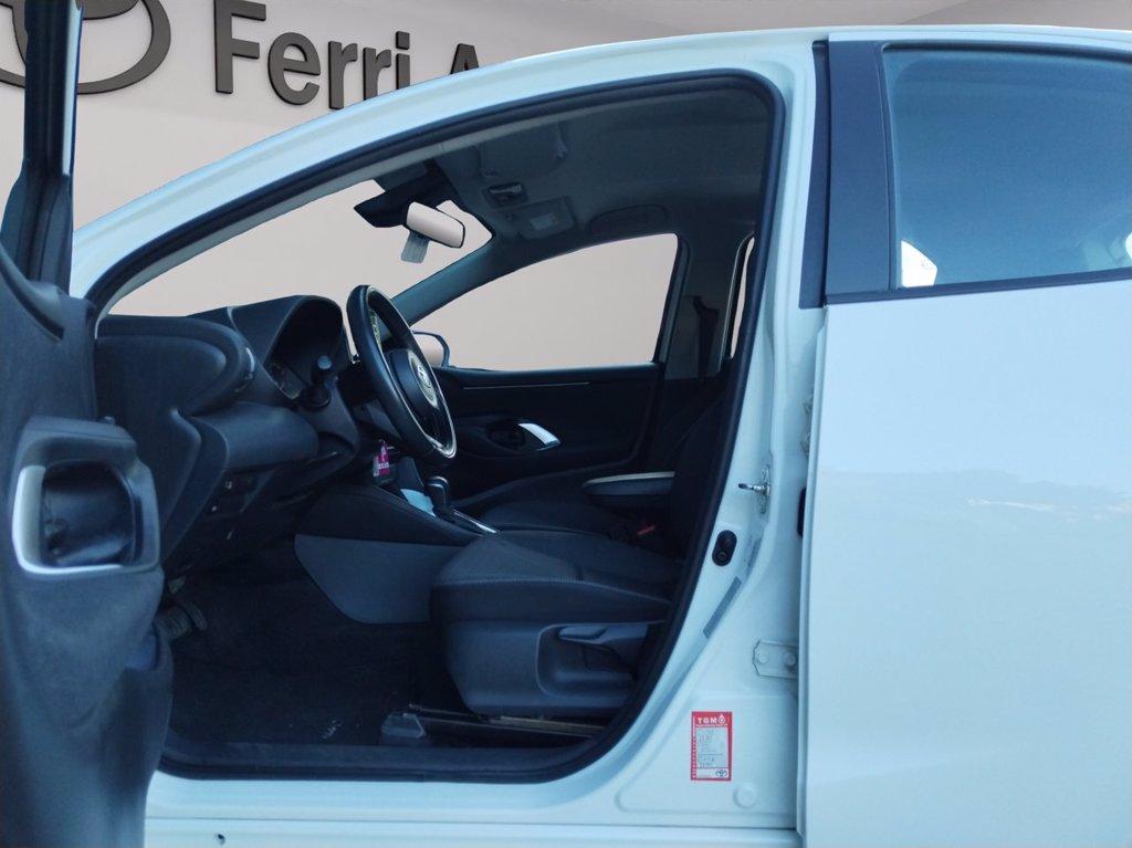 TOYOTA Yaris 1.5h active del 2023