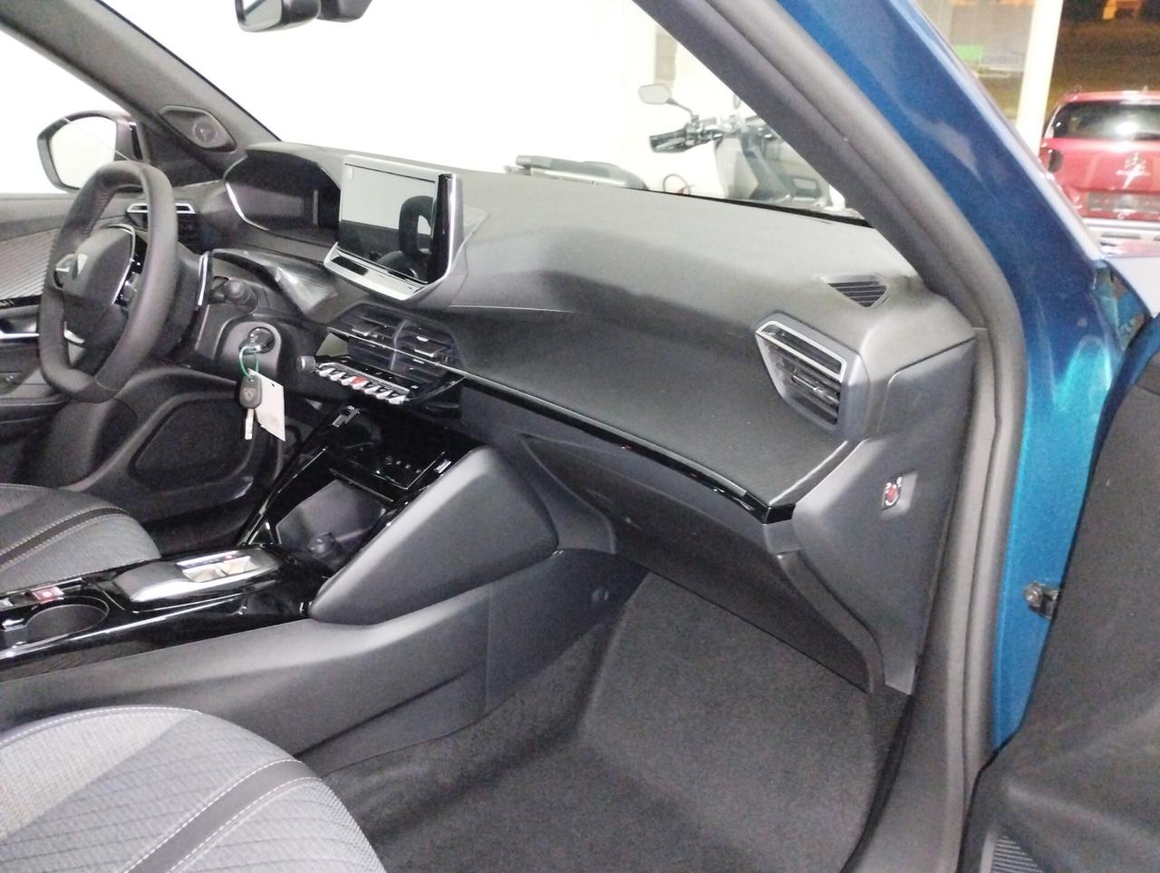 Peugeot 2008 PureTech 130 S&S EAT8 Allure