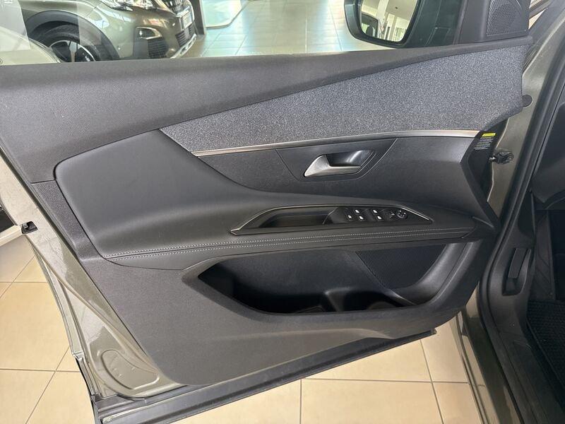 Peugeot 5008 PureTech Turbo 130 EAT8 S&S Allure