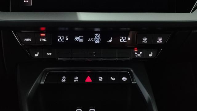 AUDI A3 35TDI S-tronic S-LINE MATRIX *PROMO 2000