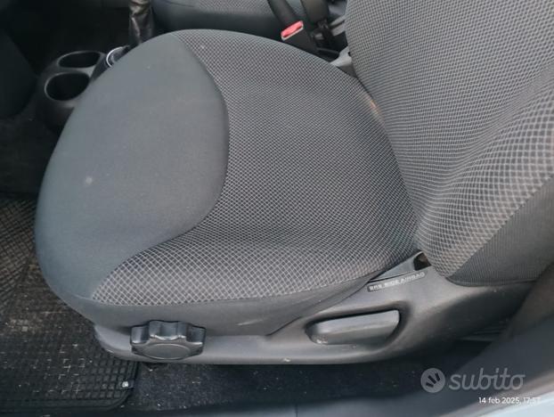 TOYOTA Yaris 1.4 tdi D-4D 5P diesel con GPL perf