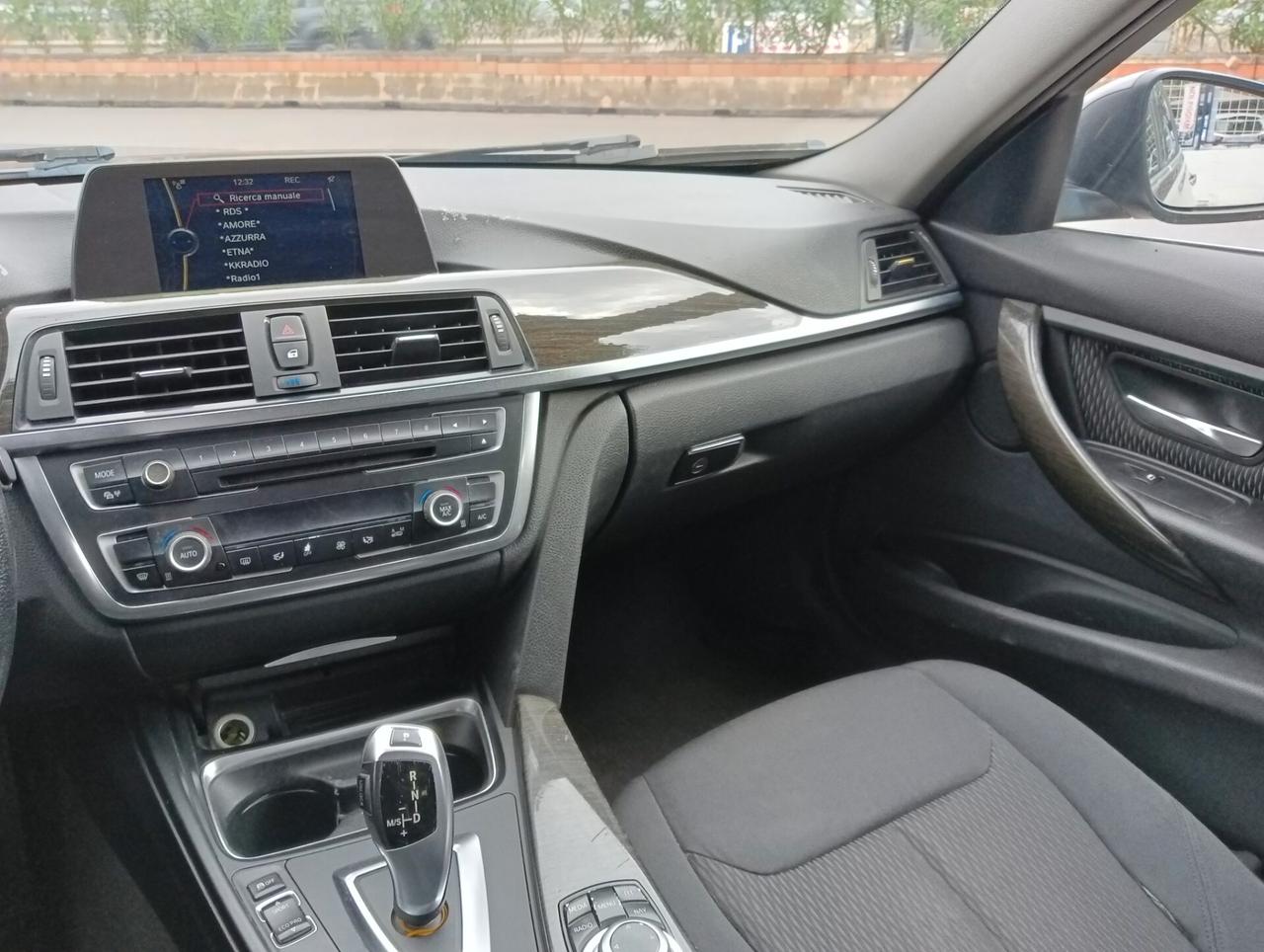 Bmw318d 143Cv Touring Luxury Automatica