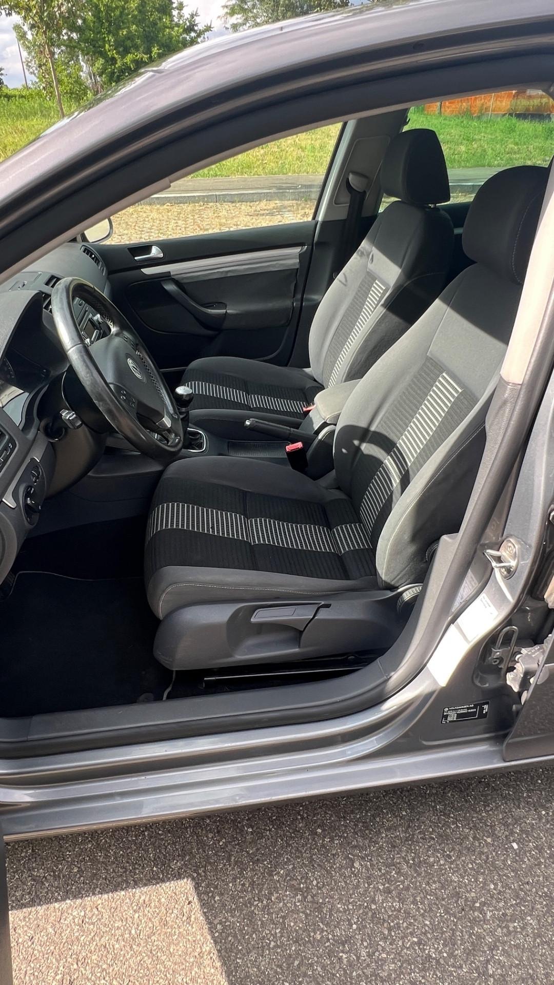 Volkswagen Golf 5 1.4 Benzina Anno 2010 Ideale x NEOPATENTATI