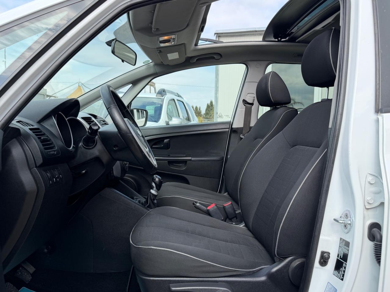 Kia Venga 1.4 CRDi 90CV WGT Fullsky