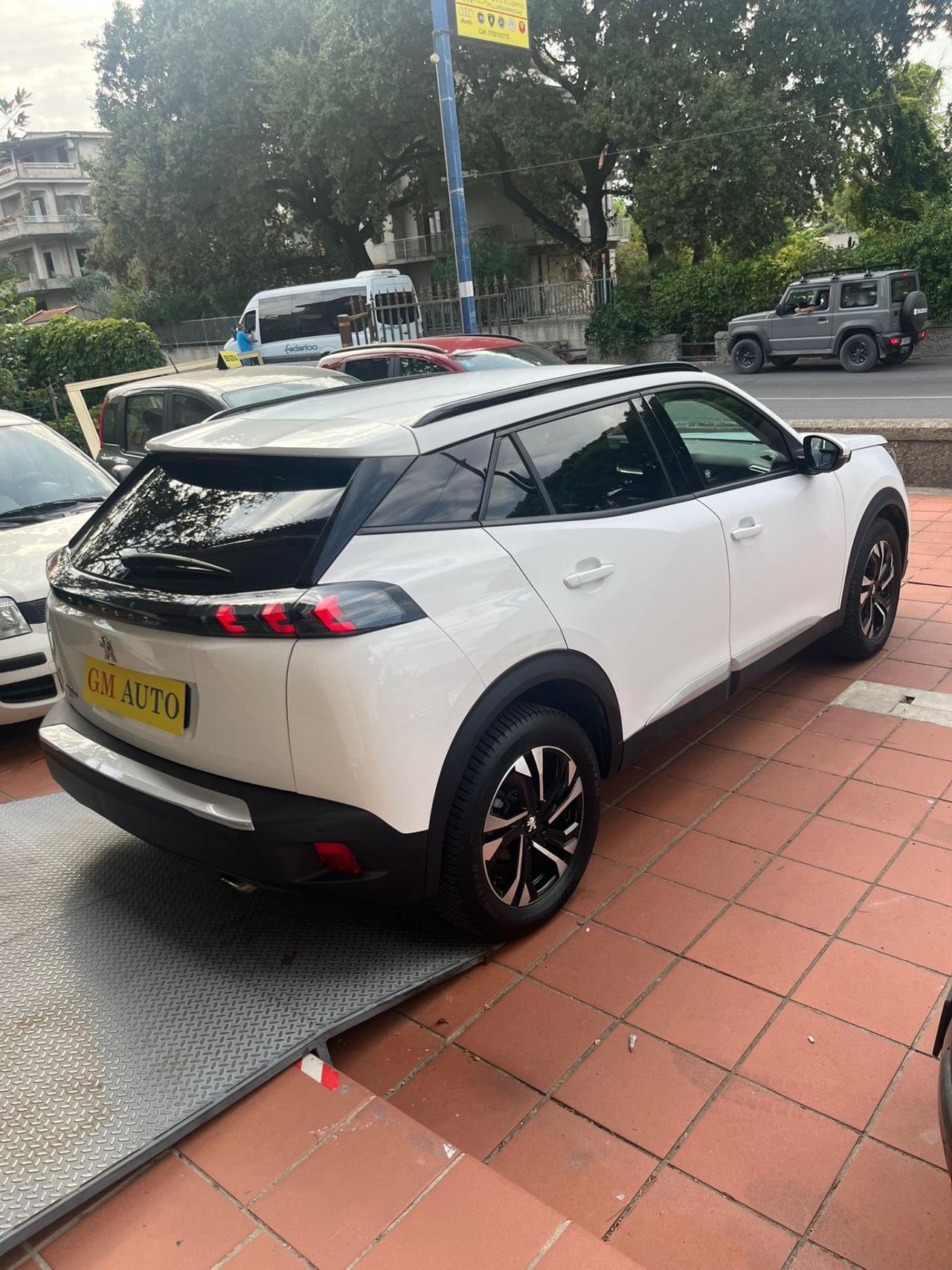 Peugeot 2008 PureTech 100 S&S Allure Pack