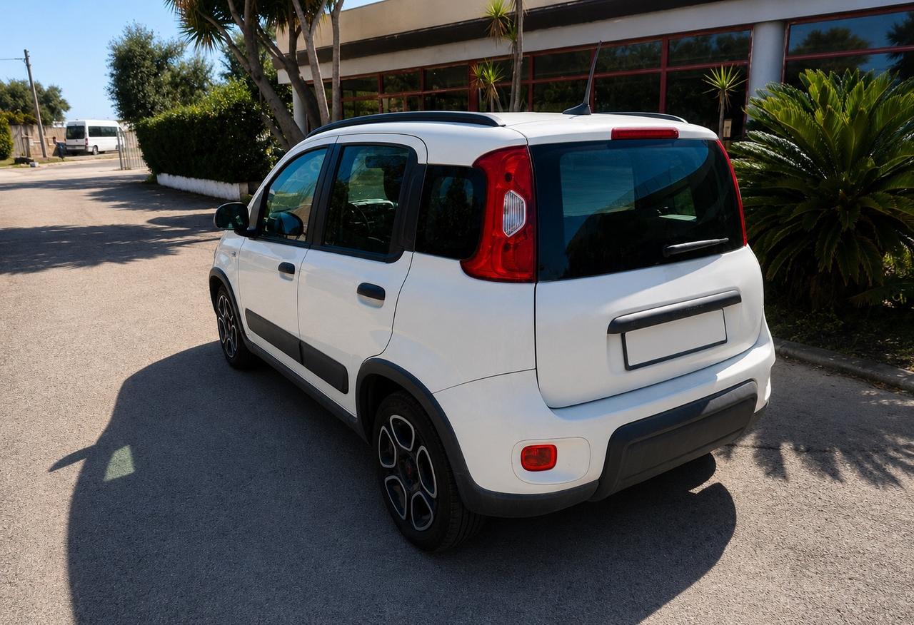 Fiat Panda 1.0 S&S Hybrid City Life da 199€ al mese
