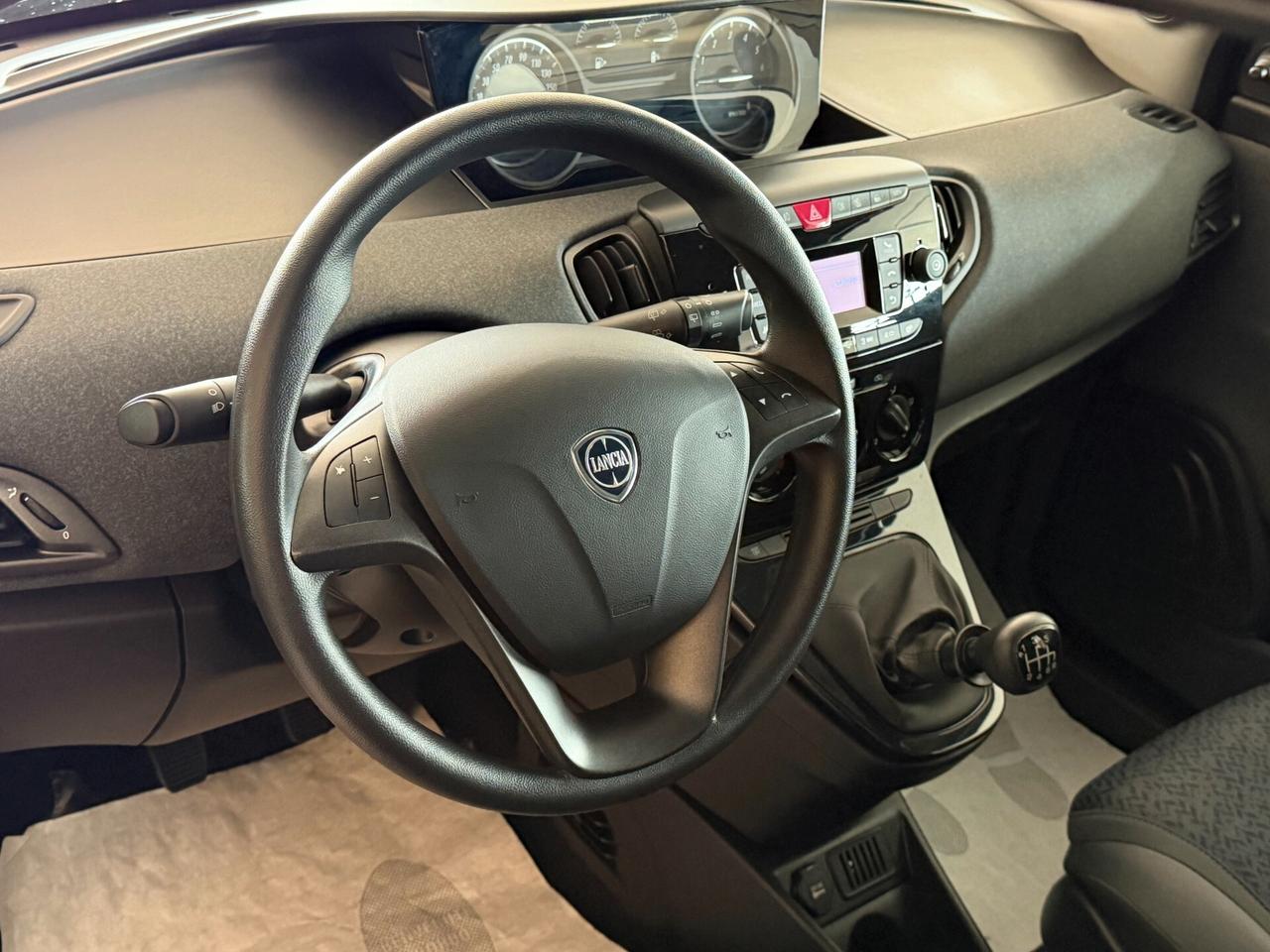 Lancia Ypsilon 1.0 FIREFLY 70 cv. Hybrid SILVER