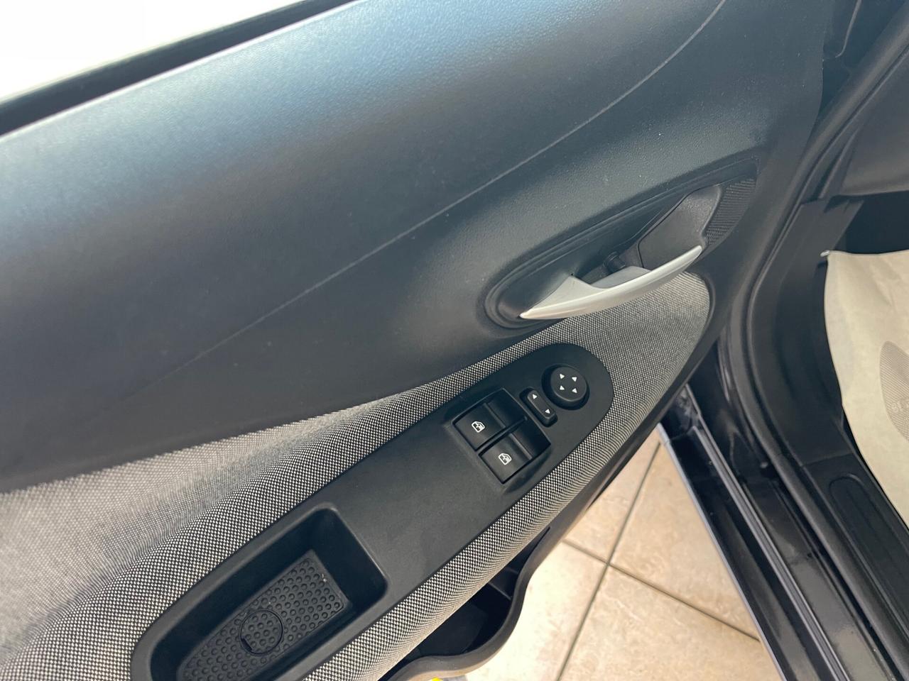 Fiat Punto Evo 1.3 Mjt 95 CV DPF 5 porte S&S Dualogic Dynamic